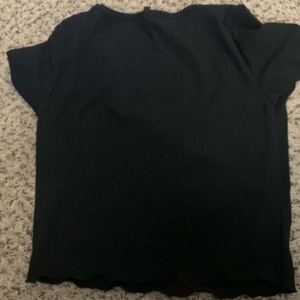 Black scoop neck crop top | Size: L